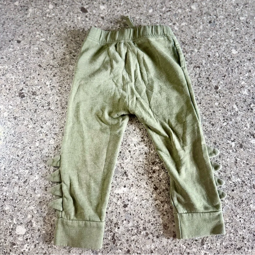 Old Navy l Kids Olive Green Dino Bottoms l Size:3T